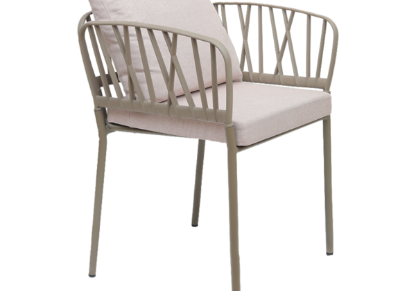 طراحی و متریال مبلمان کومودو؛ انتخابی هوشمندانه برای فضای باز