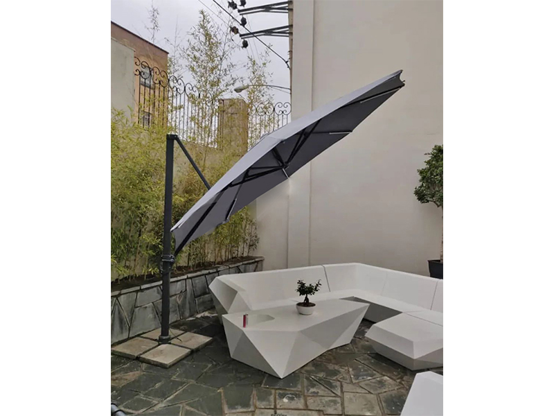 بازار، مزایا و توصیه‌های خرید برای چتر پایه کنار چراغ‌دار