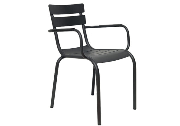 مقایسه زیبایی‌شناسی و سبک طراحی در مبلمان آهنی و آلومینیومی