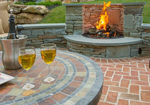 مقایسه مزایا و معایب آتشدان‌های پیش‌ساخته و پرتابل