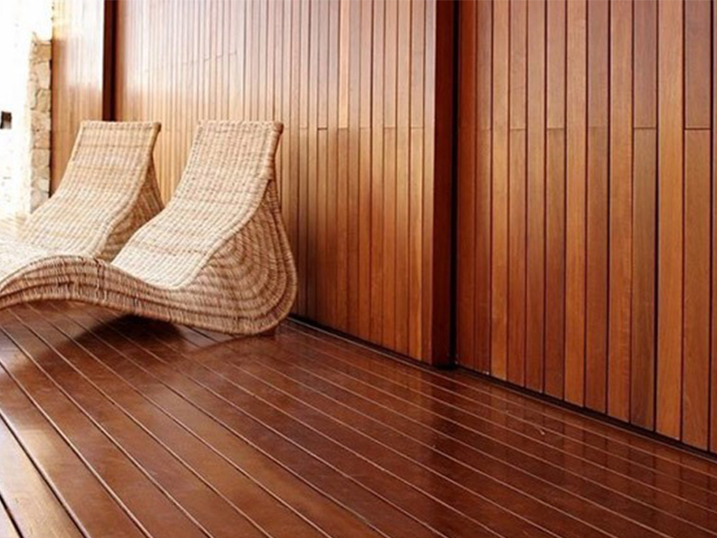 مقایسه‌ی پایه‌ای چوب نراد و ترموود برای مبلمان (میز و صندلی)